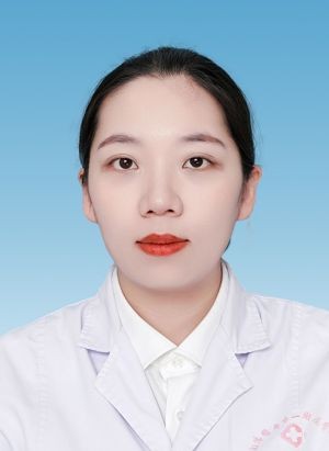 何竞月